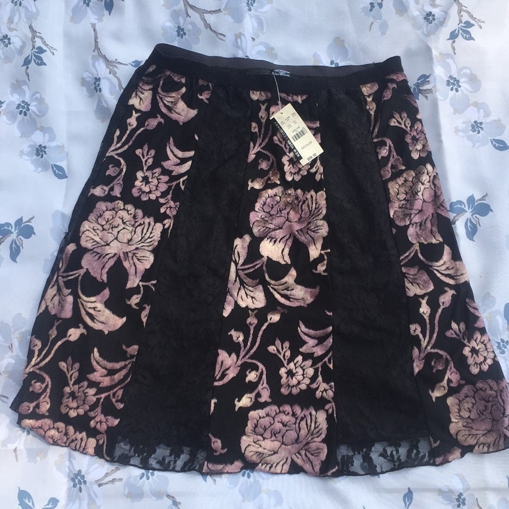 NWT New York & Co  lace and burn out velvet skirt
